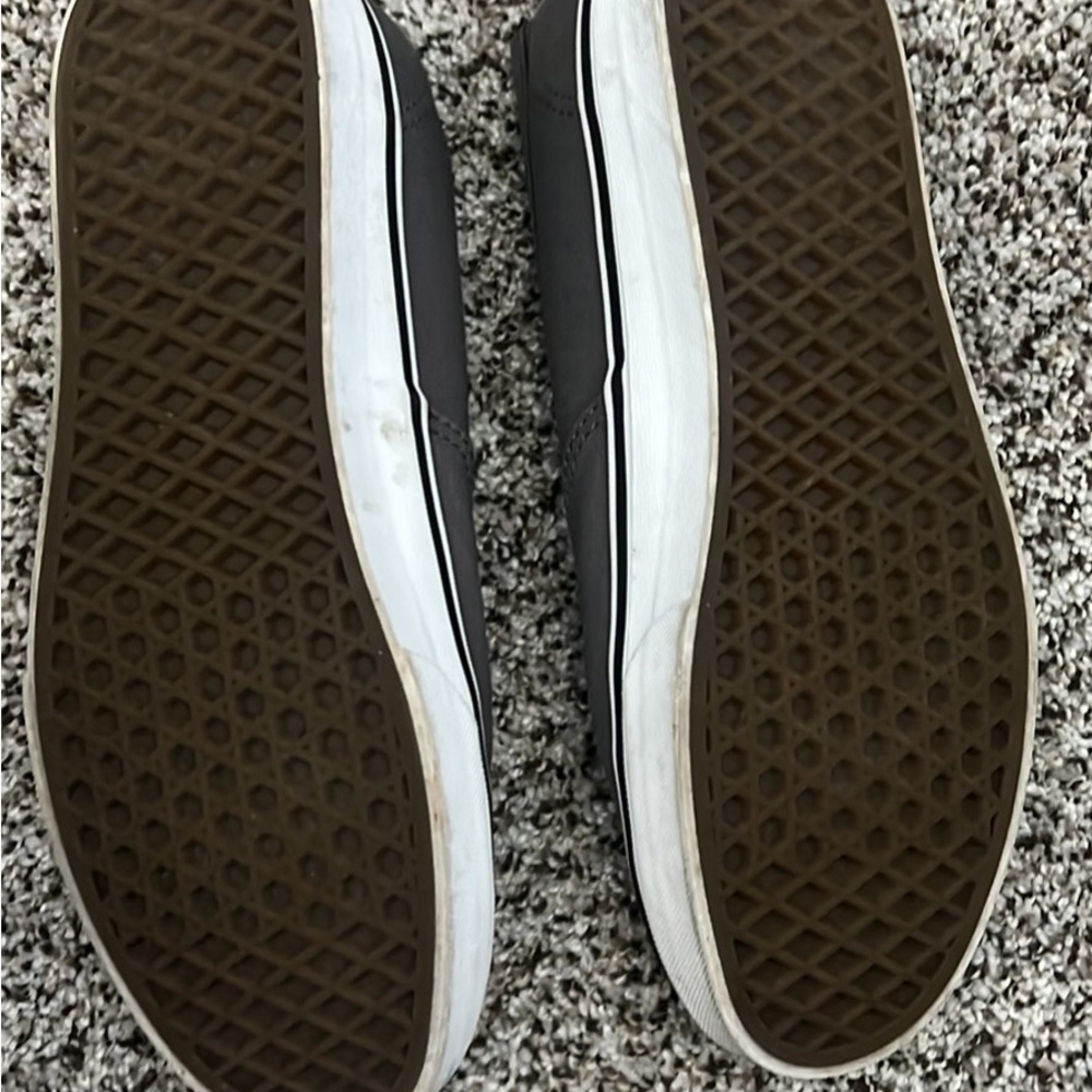 Vans - Picture 2 of 2